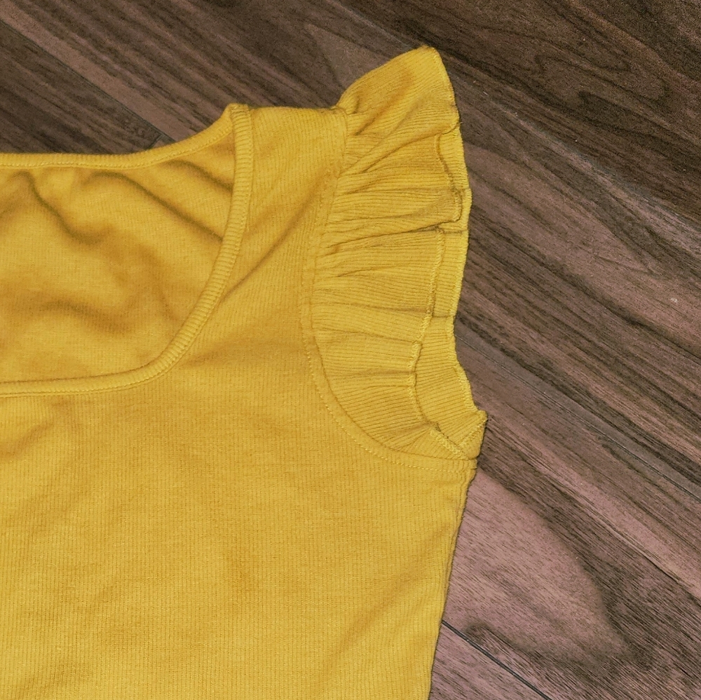 2/$10🔥 Yellow Ruffled Sleeve Top - Picture 3 of 7